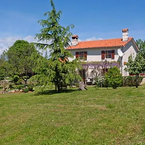 https://marija-lorena-in-gora-glusici.in-istria.net